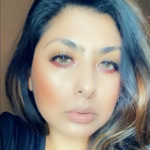 Meet your Posher, Aurora